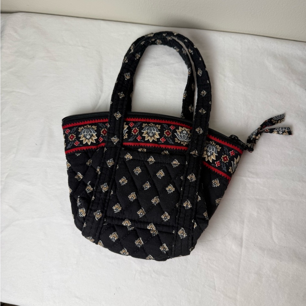 NWOT Vera Bradley Navy Paisley “Teeny Paddy” Bag – Rare & Retired